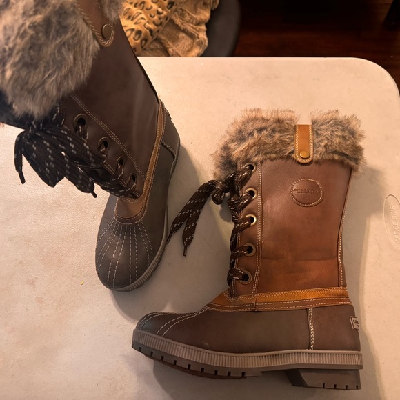 Women’s Snow Boots; Size 8; Like New; London Fog; Brown - Picture 3 of 6